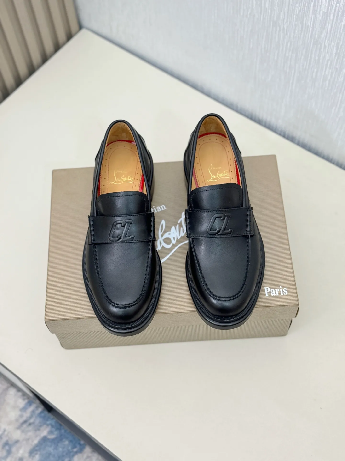 [CL～High-end men's red-soled shoes] Top P: 840💰. Size: 39-44 (38.45.46 can be customized) 🆑Top original order purchasing agent Imported open-edge bead fabric, the lining is made of water-dyed cowhide🉑️ Imported TPU rubber sole, wear-resistant and non-slip, full of European style.